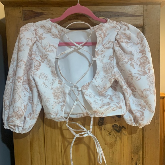 Floral Print puff Sleeve Open Back Blouse - Picture 3 of 7